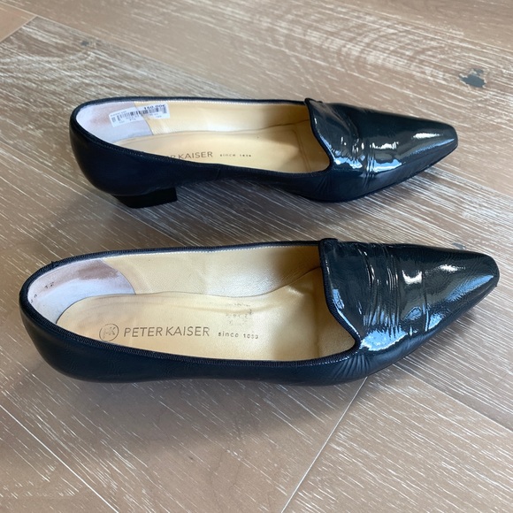 Peter Kaiser, low heel, us size 10 - Picture 3 of 7